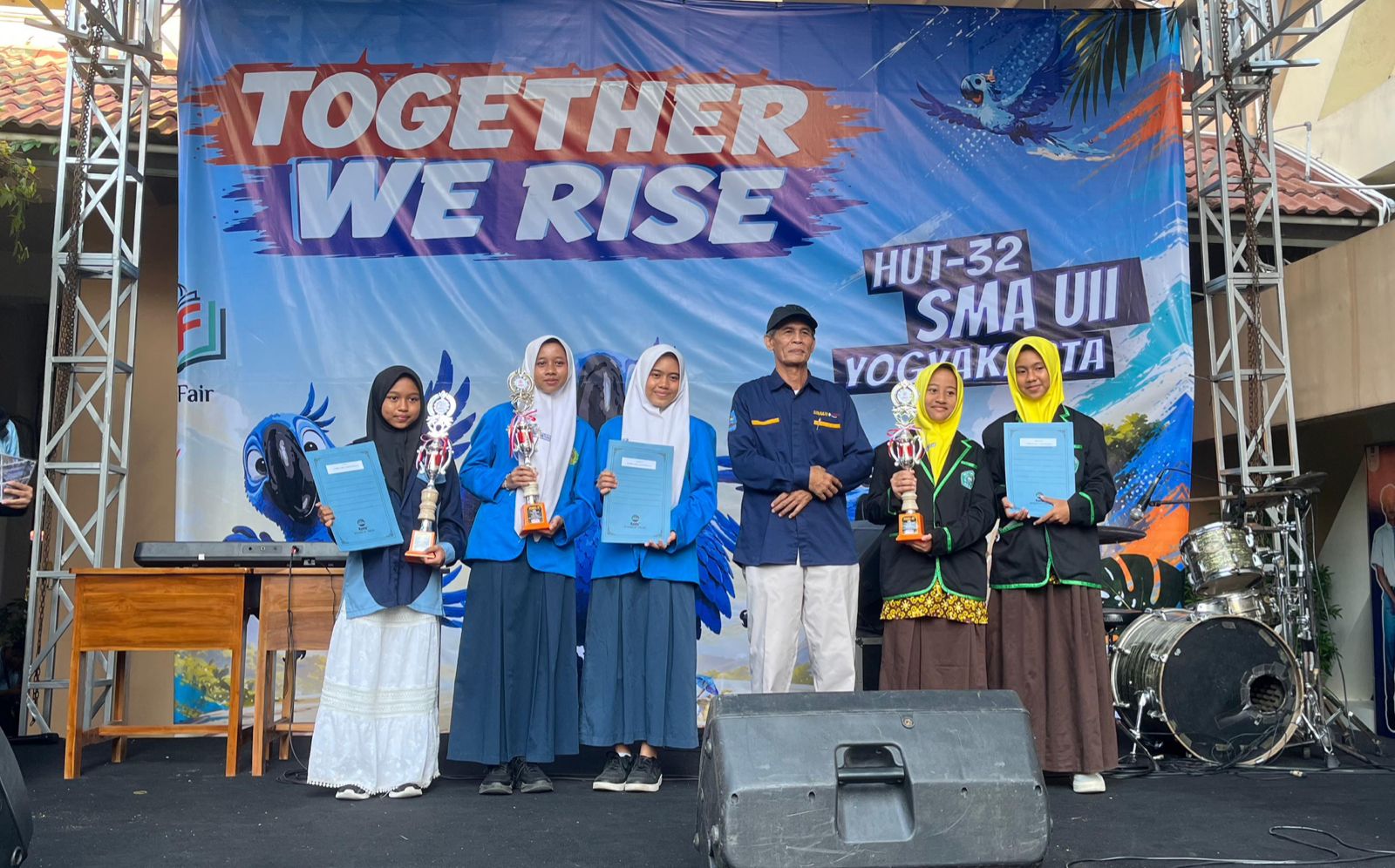 Hebat! Tim KIR dari SMPIT Bakti Insani Sukses Sabet Juara 1 di Ajang Final SMA UII Yogyakarta